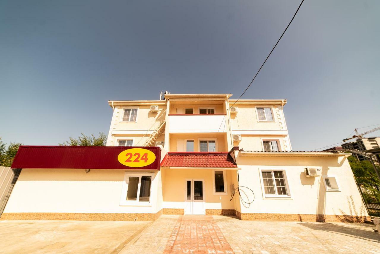 224 Hotel Almaty Bagian luar foto
