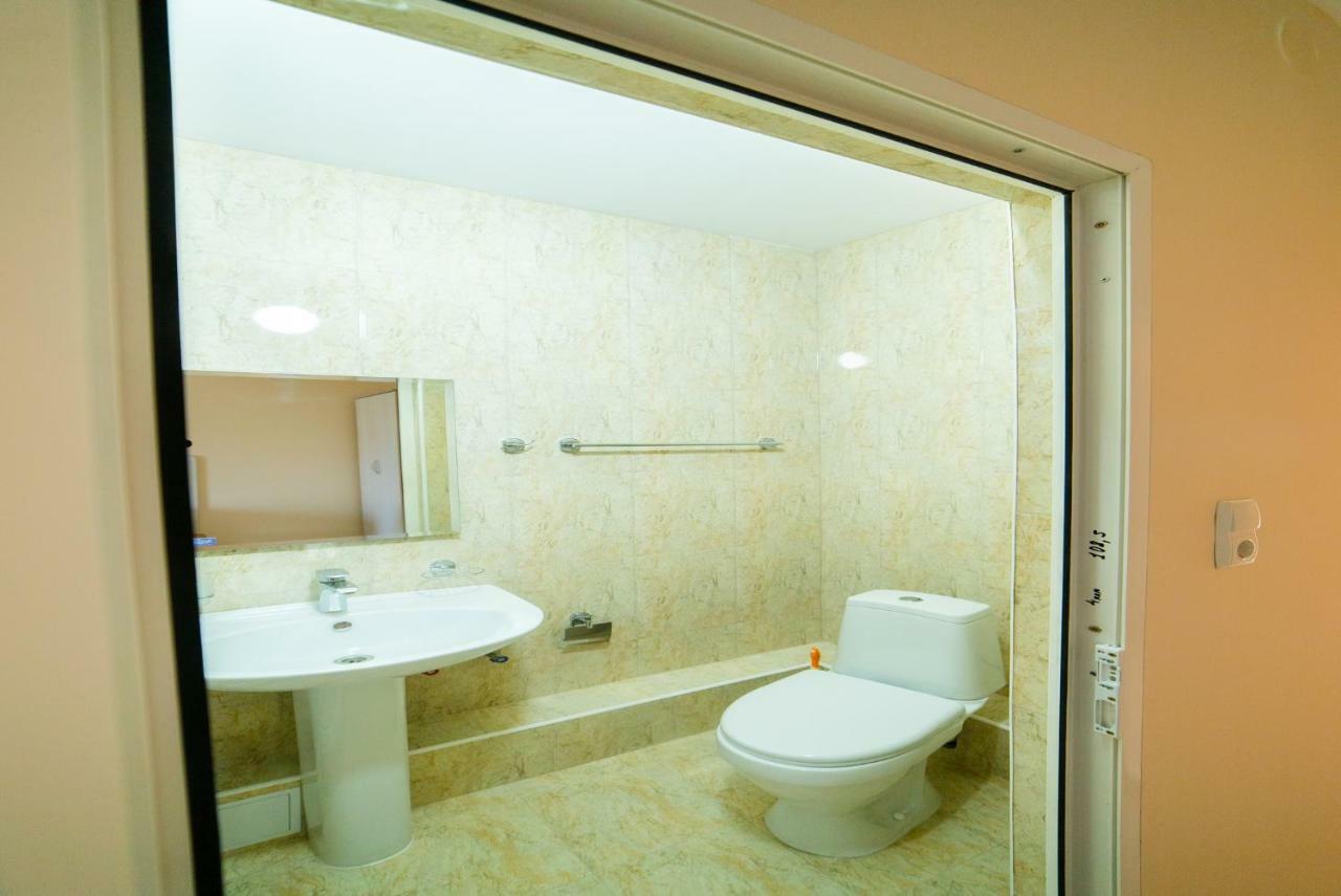 224 Hotel Almaty Bagian luar foto
