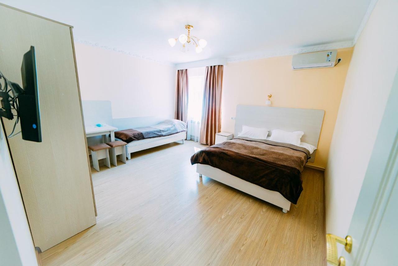 224 Hotel Almaty Bagian luar foto