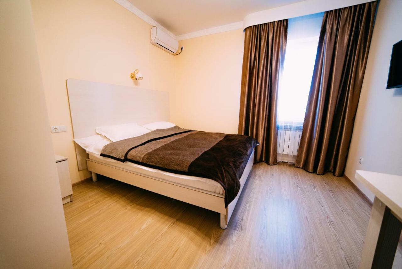 224 Hotel Almaty Bagian luar foto