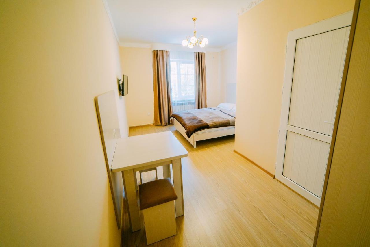 224 Hotel Almaty Bagian luar foto