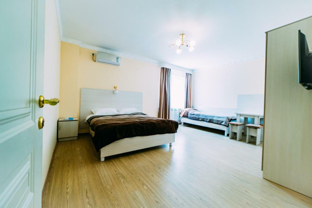 224 Hotel Almaty Bagian luar foto