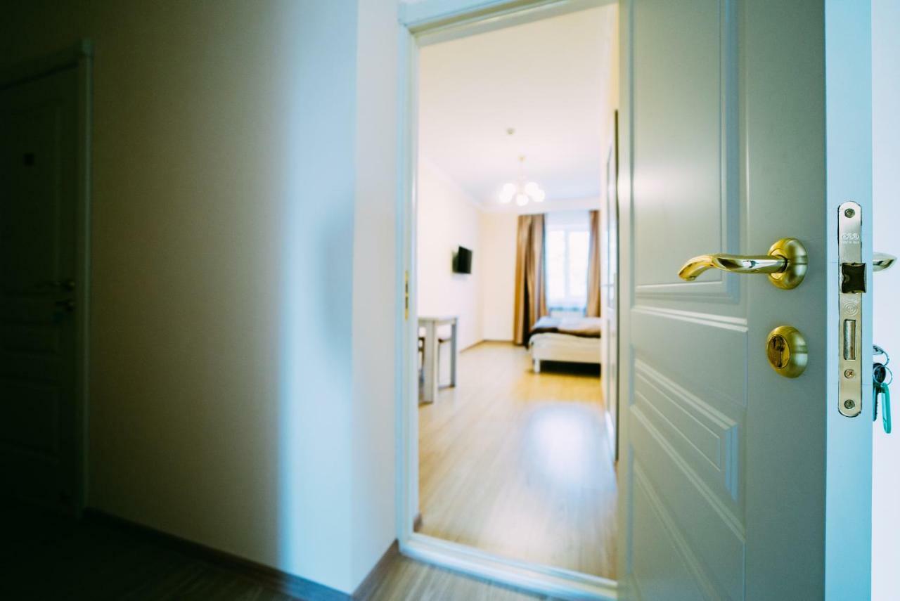 224 Hotel Almaty Bagian luar foto
