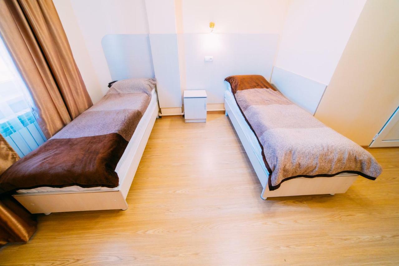 224 Hotel Almaty Bagian luar foto