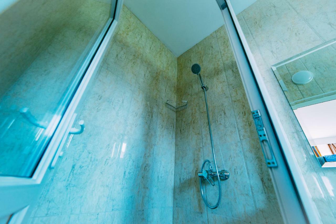 224 Hotel Almaty Bagian luar foto
